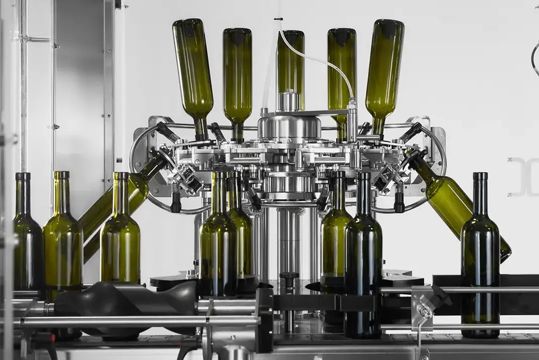 Sraml - Bottle rinsing in action